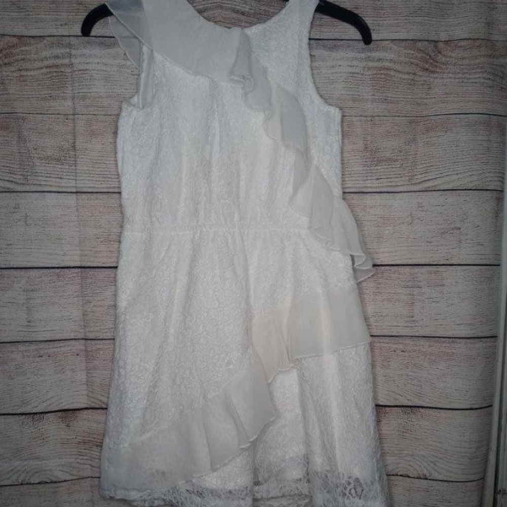 BCBGirls NWT size 14 white sleeveless lace dress